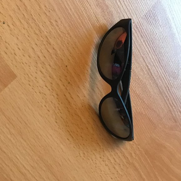 Ray Ban Kid's Sunglasses + Case - Picture 3 of 6